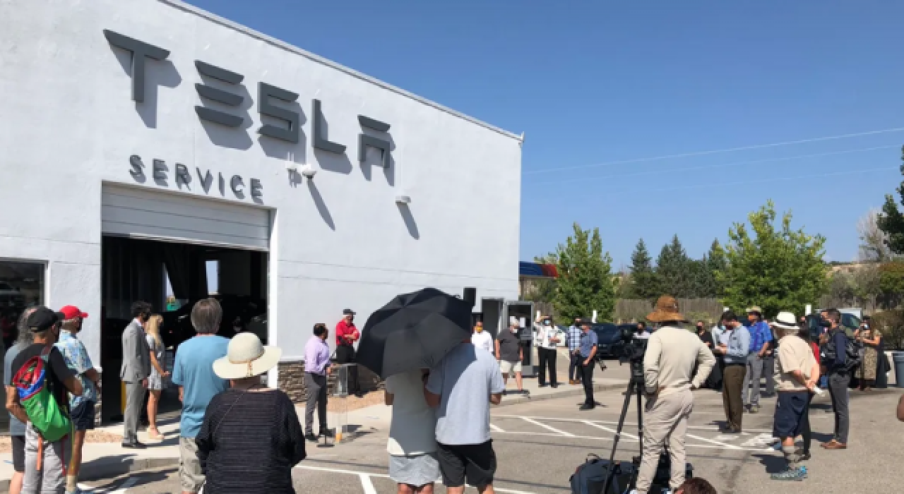 Tesla kabile topraklarında tesis kurdu