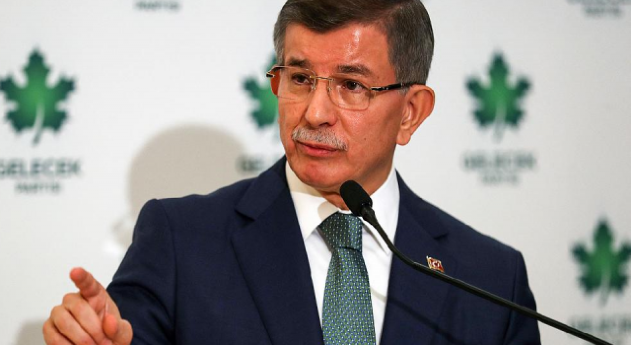 Ahmet Davutoğlu: Ben değil, onlar ihanet etti