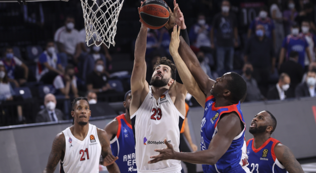 Anadolu Efes, CSKA Moskova’ya direnemedi