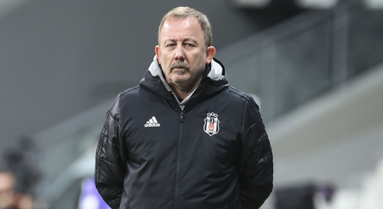 Beşiktaş'tan ayrılan ilk isim kesinleşti!