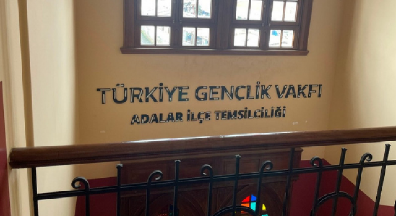 Büyükada'da İBB ve TÜGVA arasında tahliye gerginliği!