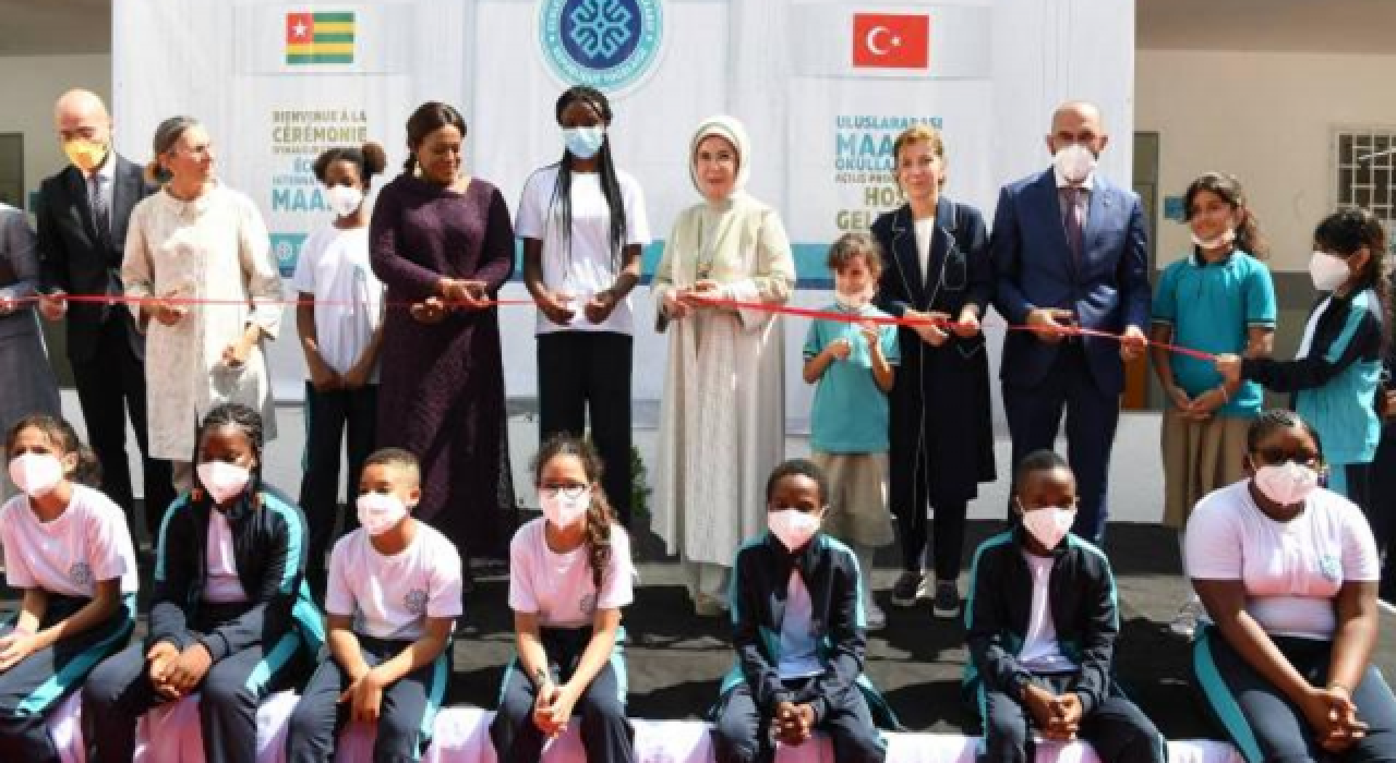 Emine Erdoğan Togo'da Türkiye Maarif Vakfı Eğitim Kampüsü'nün açılışını yaptı