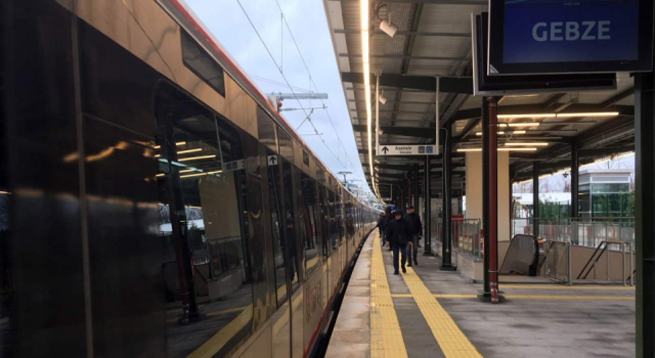 Gebze'de yolcu treni kazası!