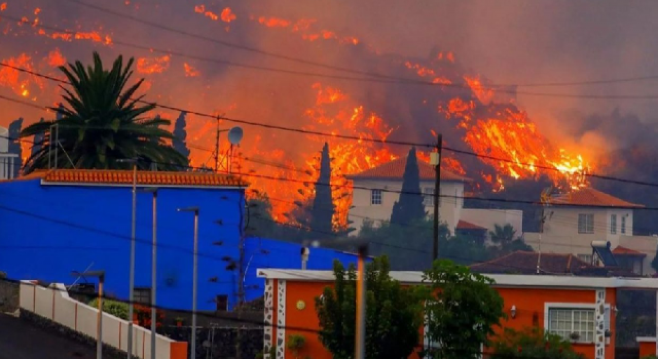 İspanya'da yanardağ patlaması sebebiyle 6 binden fazla kişi tahliye edildi