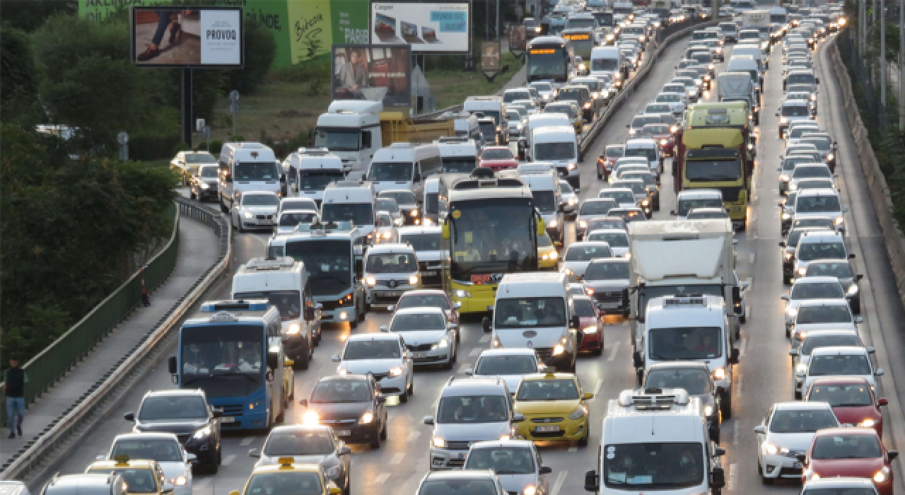 İstanbul'da haftanın ilk iş gününde trafik yoğunluğu