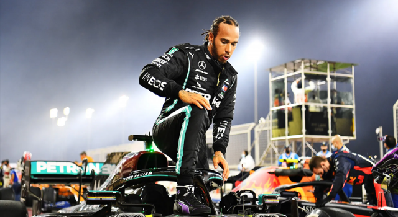 Lewis Hamilton: Kibar olmamı beklemeyin