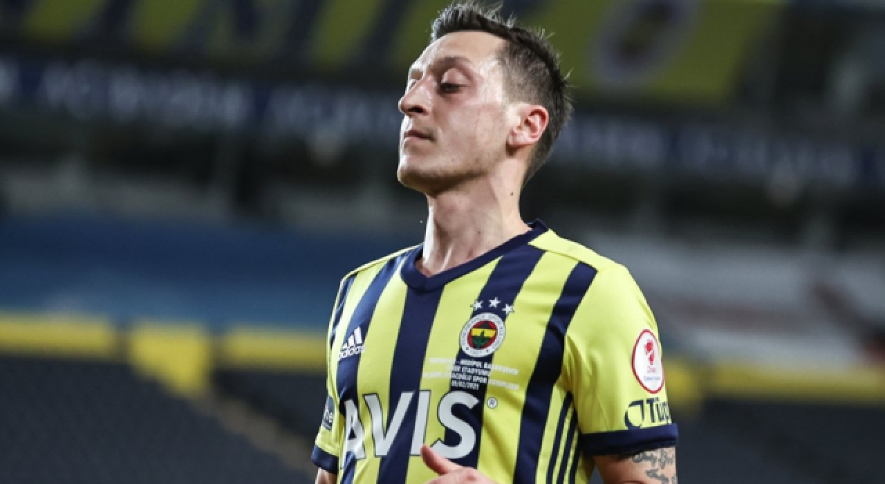 Mesut Özil'in menajerinden "10 numara" açıklaması