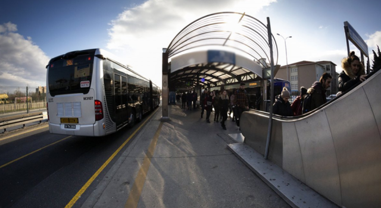 Metrobüs üzerinde köprüyü geçen ünlü YouTuber hakkında karar!