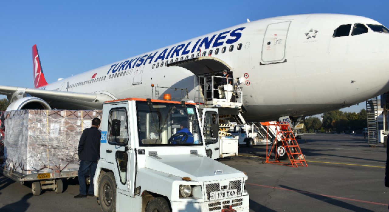 Türkiye'nin gönderdiği aşı ve ilaçlar Özbekistan'da