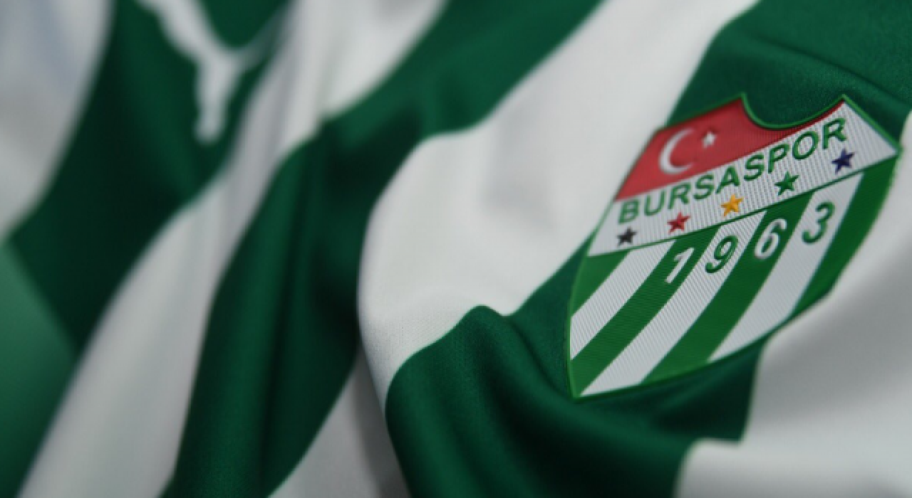 Bursaspor, üç futbolcusu ile yollarını ayırdı