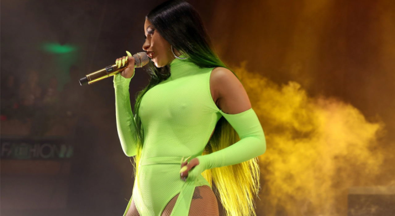 Cardi B yeni evinden paylaştı: Kendimle gurur duyuyorum