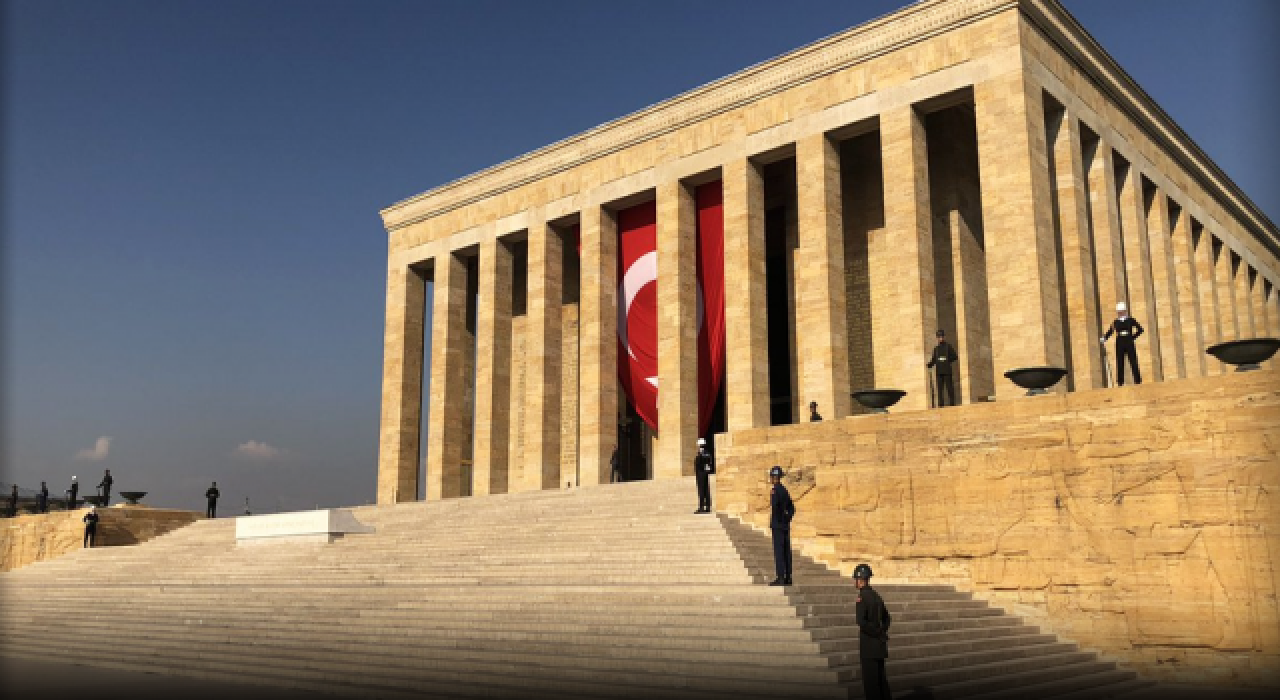 CHP Gençlik Kolları'ndan Anıtkabir'e ziyaret