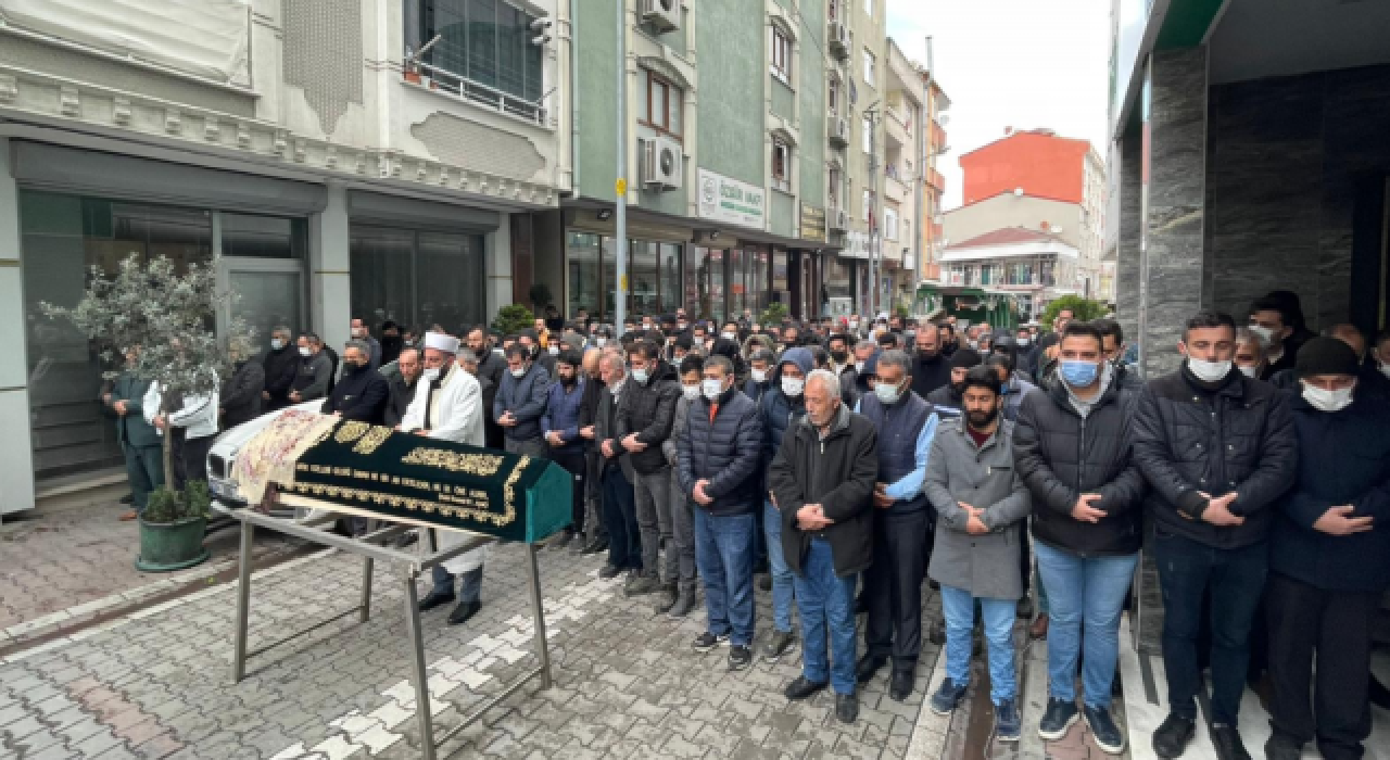 Çocuğunu kurtarmak için can veren anne toprağa verildi