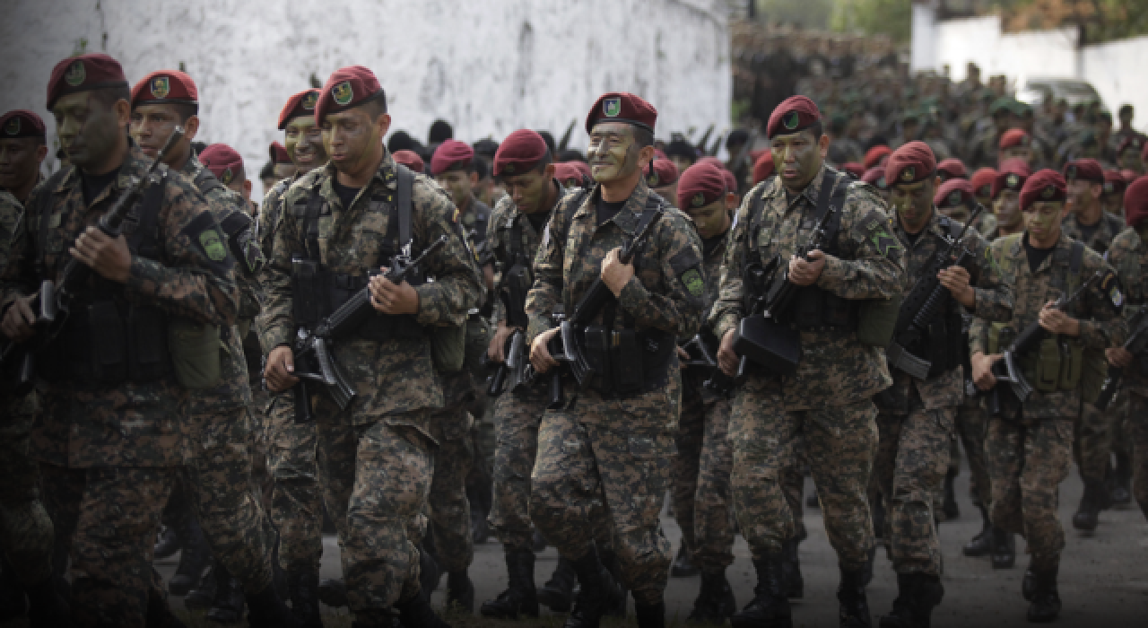 El Salvador Devlet Başkanı Bukele'den orduya görev!