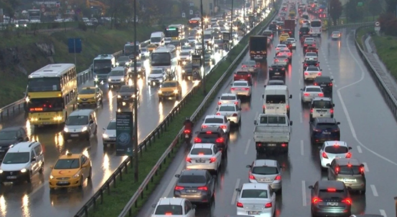 İstanbul trafiğinde yoğunluk yüzde 85'e yükseldi