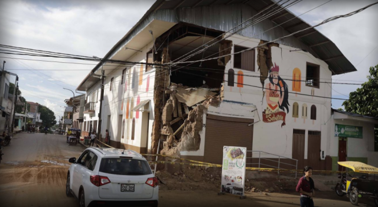 Peru'da 7.3 büyüklüğünde deprem!