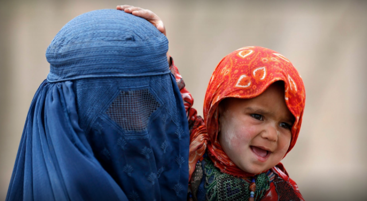 BM'den Afganistan'da ailelerin çocuk satışı yaptığı iddiası!