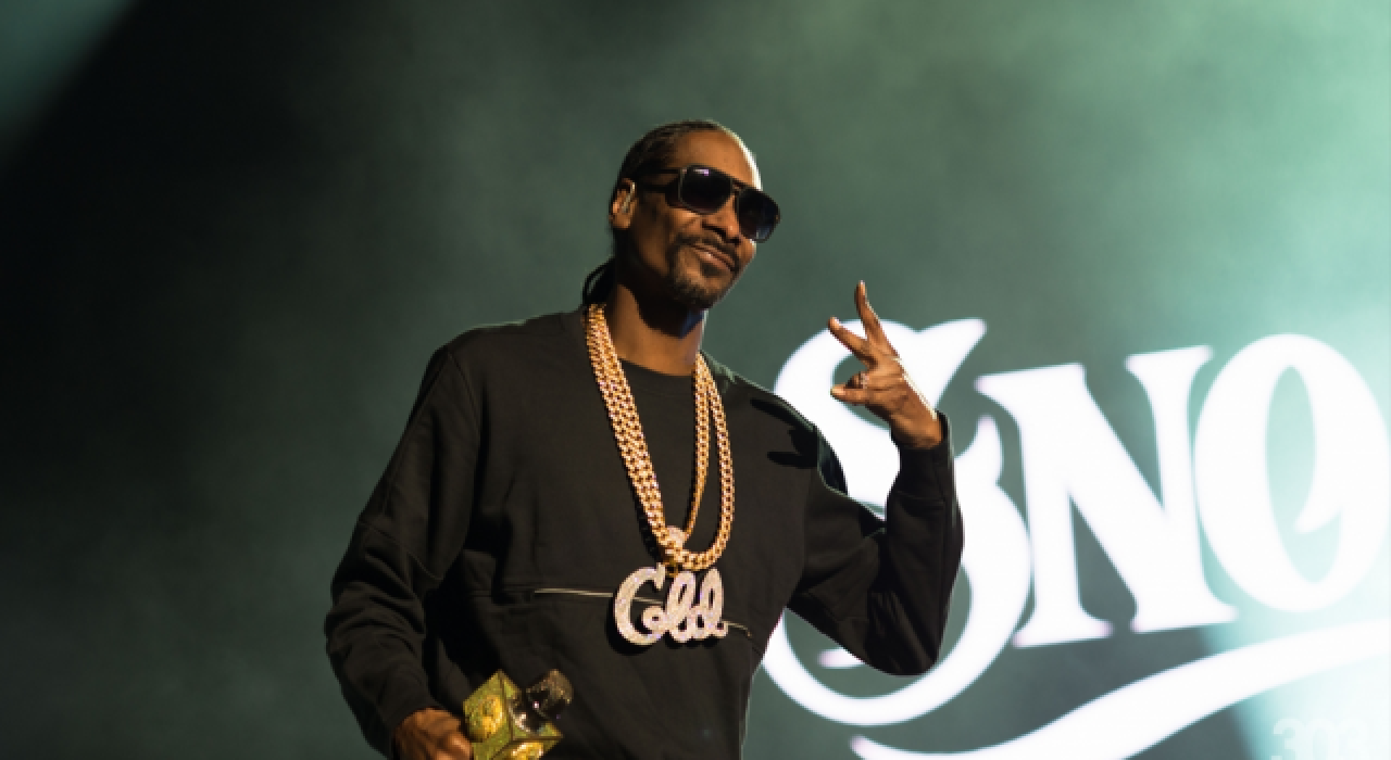 Snoop Dogg'un sanal komşusu olmak için 450 bin dolar harcadı