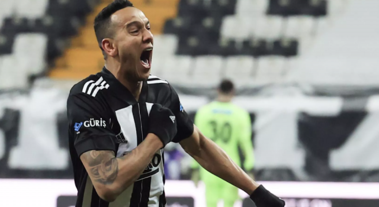 Josef de Souza 1 yıl daha Beşiktaş'ta