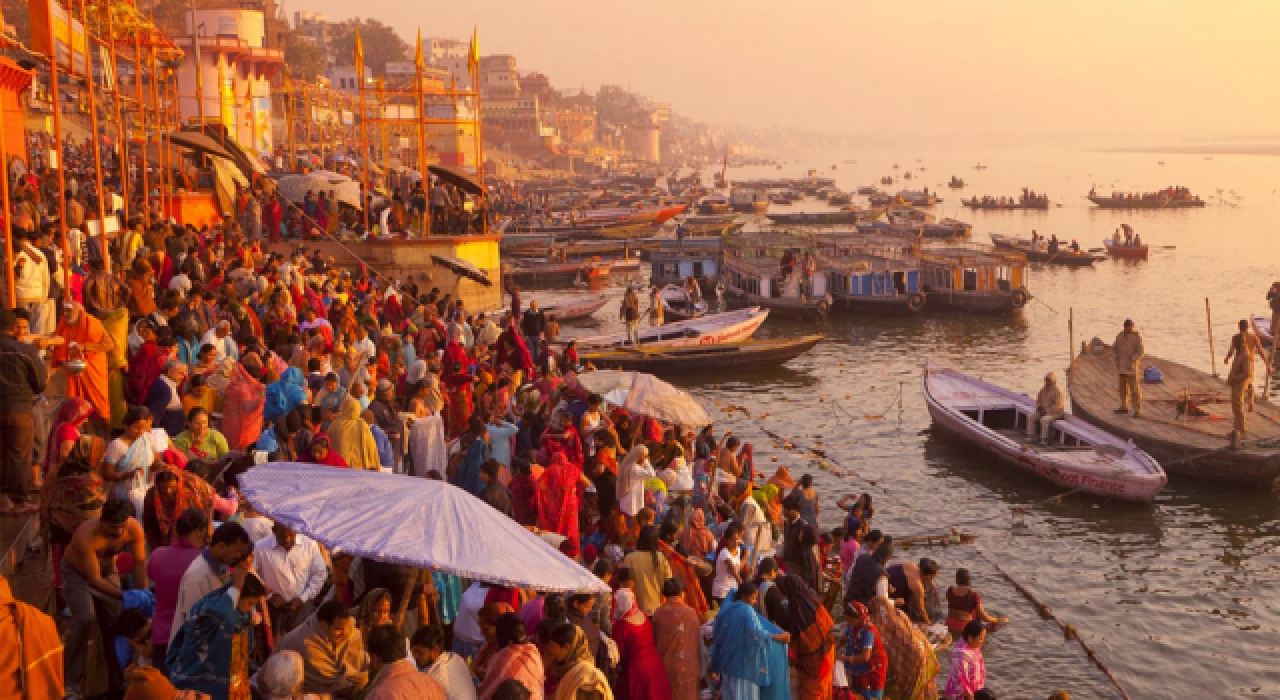 Makar Sankranti Festivali kapsamında Ganj Nehri doldu taştı