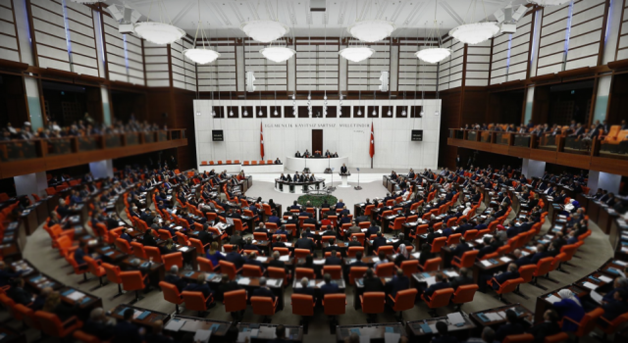 Memur ve emekliye ek zam için gözler TBMM'ye çevrildi