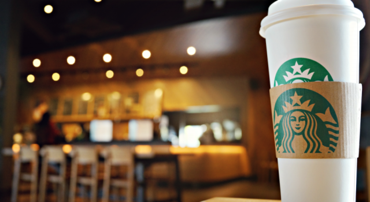 Starbucks'tan çalışanlarına sıkı Kovid-19 tedbirleri