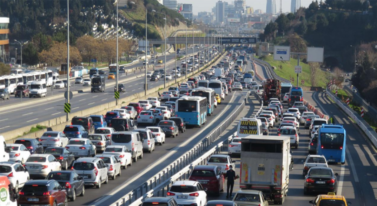 Araştırma: Dünyanın en sıkışık trafiği İstanbul’da