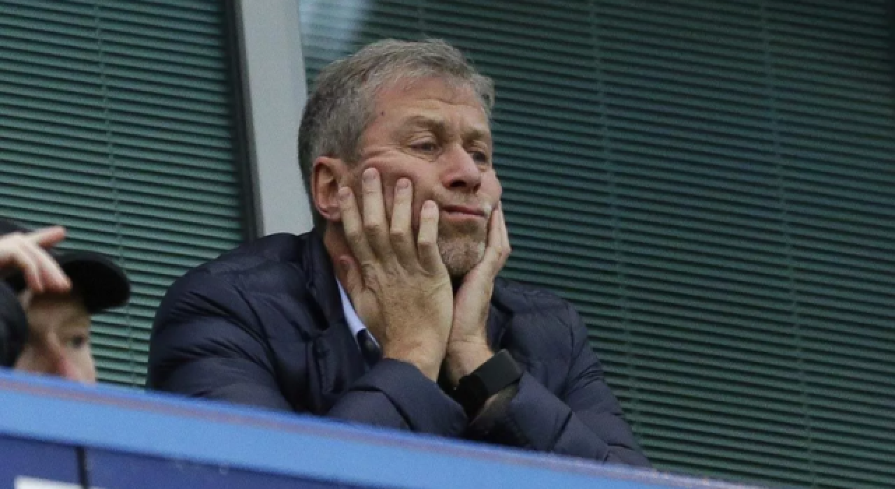 Chelsea'nin sahibi Abramovich, 1 günde 700 milyon euro kaybetti