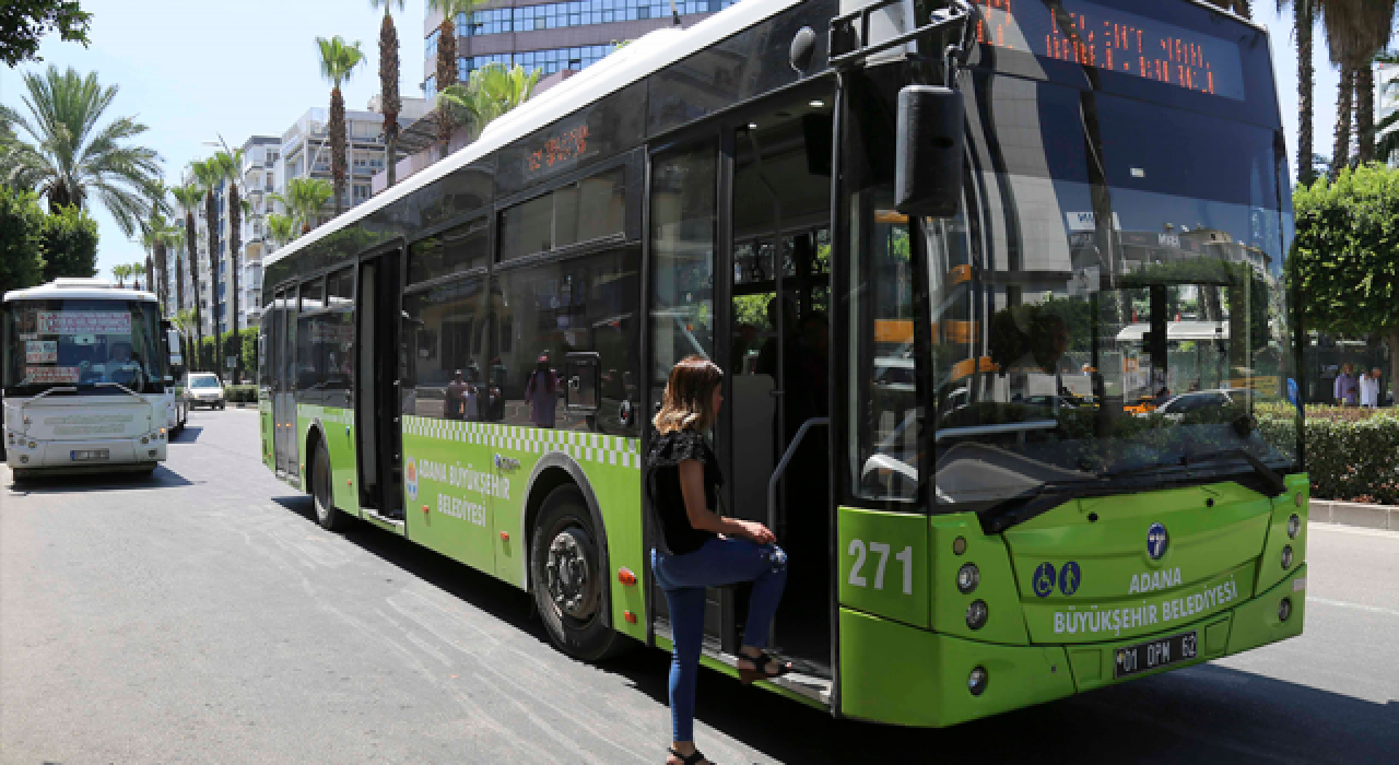 Adana'da toplu taşıma ücretlerine zam yapıldı