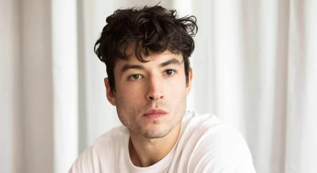 Hollywood yıldızı Ezra Miller taciz suçlamasıyla tutuklandı