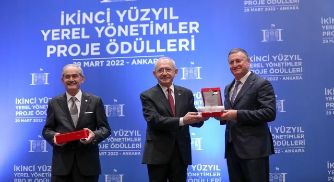 İkinci Yüzyıl Derneği Yerel Yönetimler Ödül Töreni bu akşam Ankara’da gerçekleştirildi