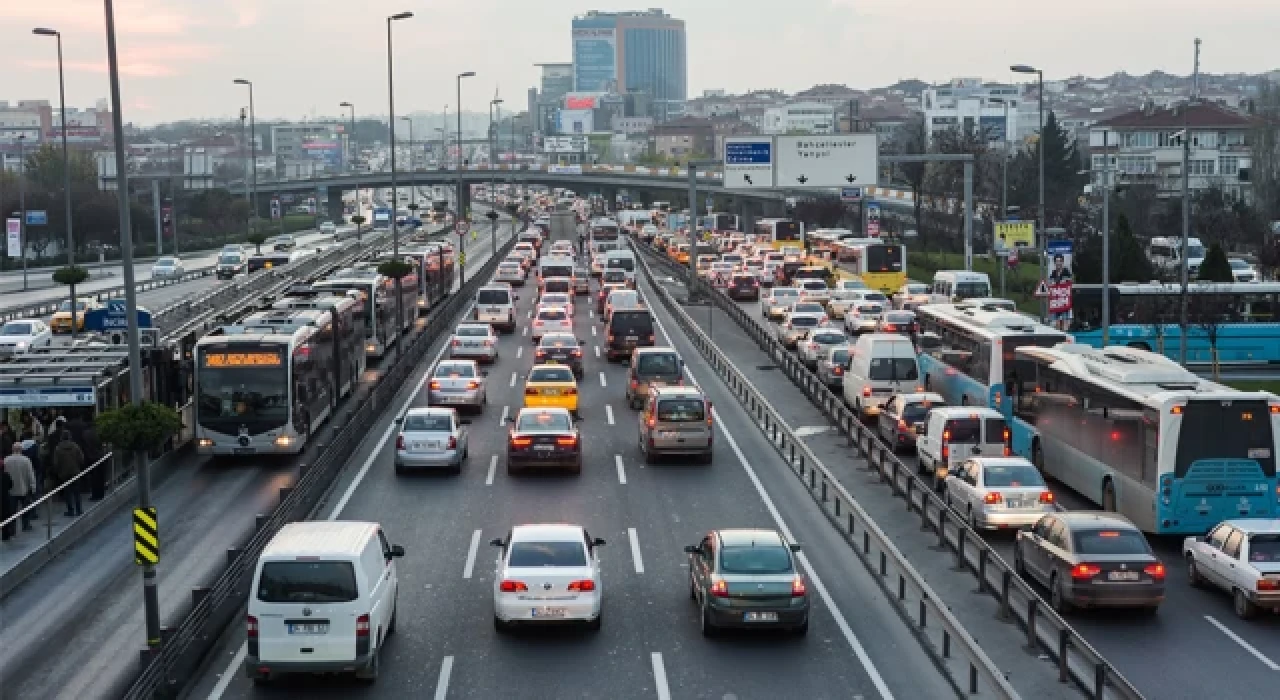 İstanbul'da araç sayısı 5 milyona yaklaştı: Uzmanlar uyardı