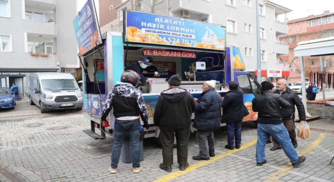 Kartal Belediyesi'nden Vatandaşlara Kandil Simidi ve Hayır Lokması İkramı