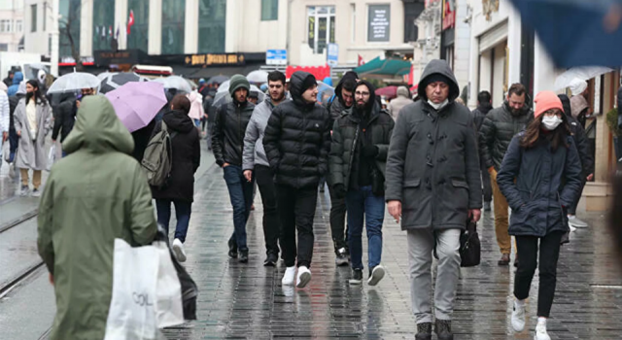 Maske kararının ardından İstiklal Caddesi'nde ilk gün