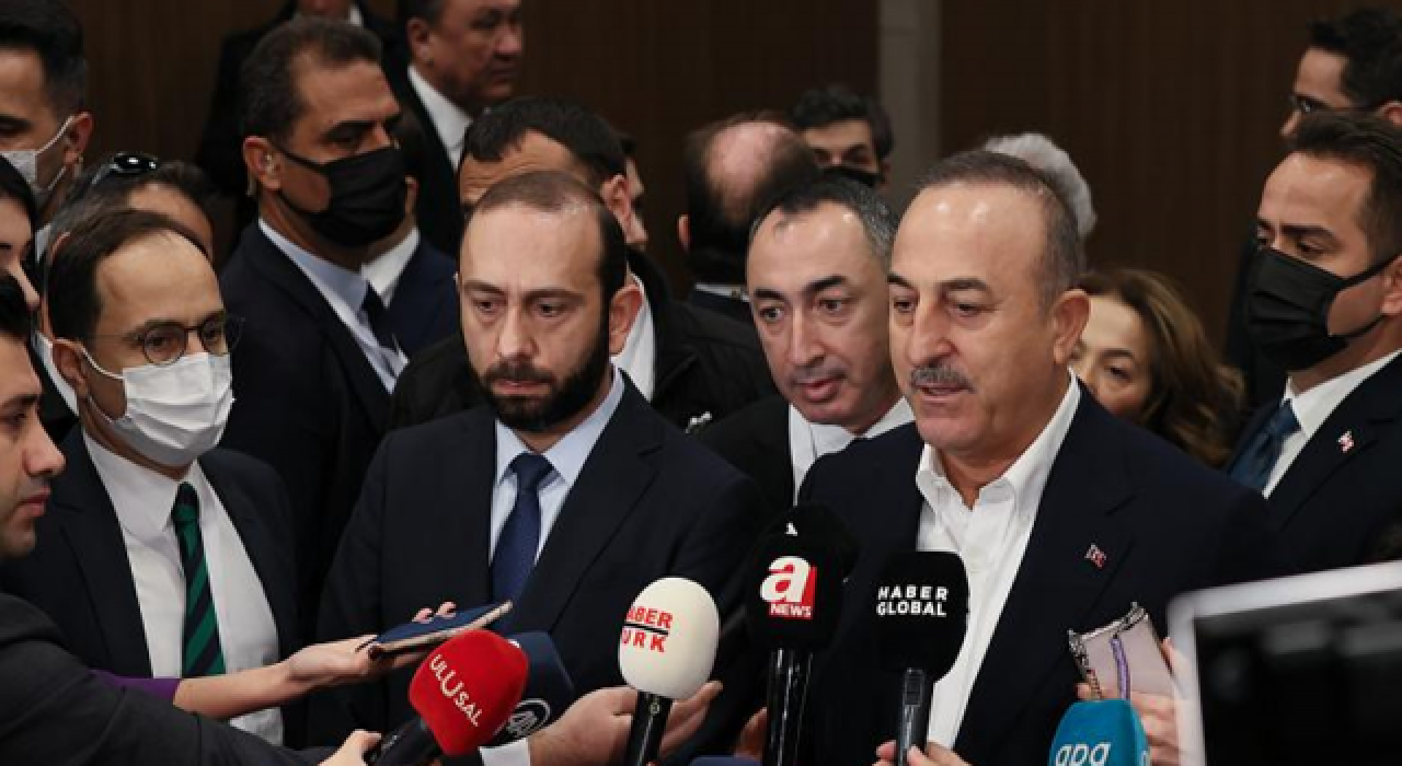 Mevlüt Çavuşoğlu, Ermenistan Dışişleri Bakanı Ararat Mirzoyan ile görüştü