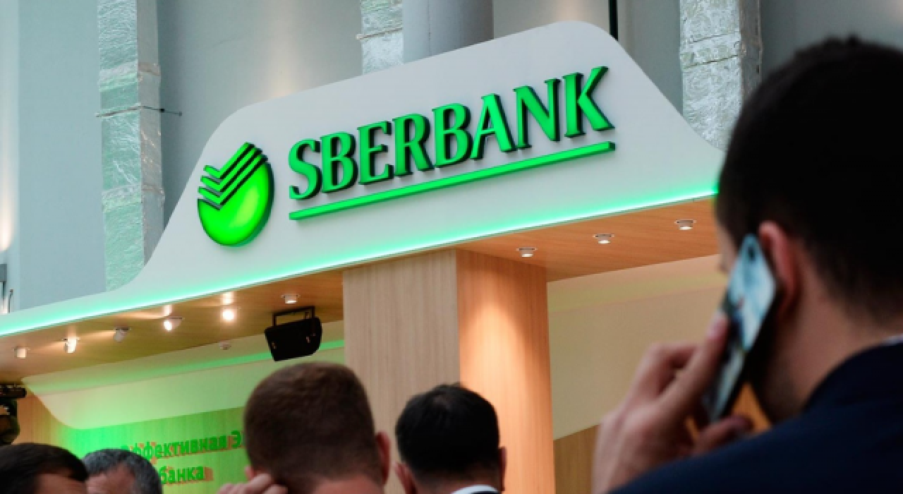 Rusya'nın en büyük bankası Sberbank Avrupa'dan çekildi