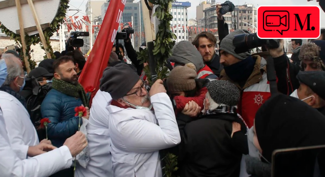 Taksim Meydanı'na çelenk bırakmak isteyen doktorlara polisten sert müdahale