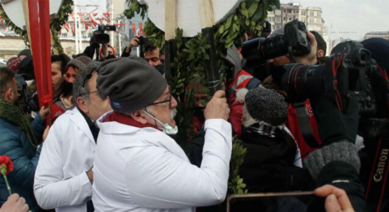 Taksim'de doktor ve polisler arasında arbede