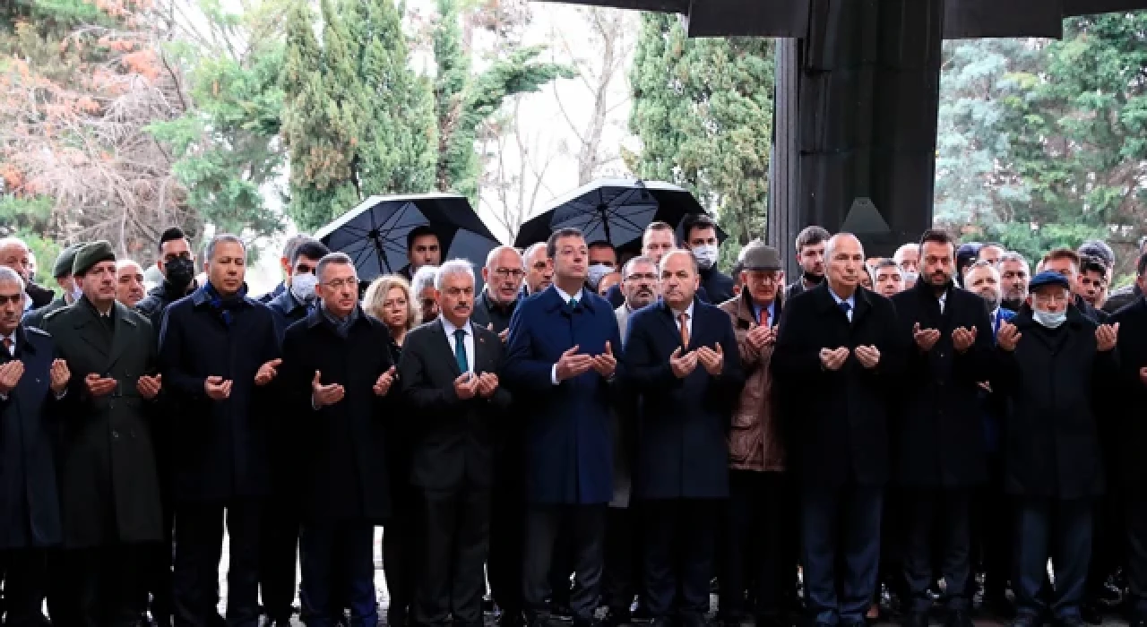 Turgut Özal, ölümünün 29. sene-i devriyesinde kabrinde anıldı