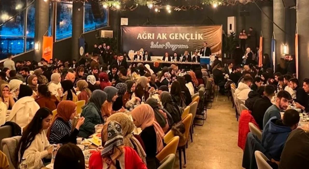 Ağrı Gençlik Kolları’nın sahur programına, AK Parti'li Durgut'tan savunma