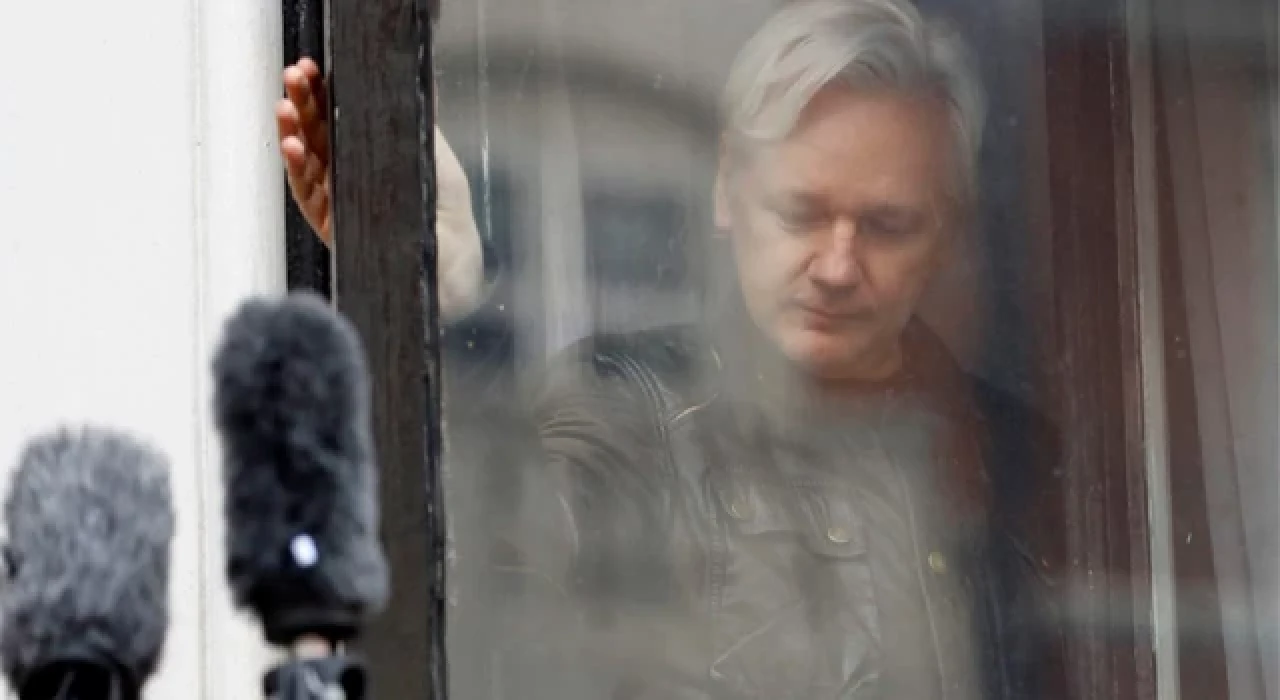 Britanya'da mahkemeden Assange için ABD'ye iade kararı