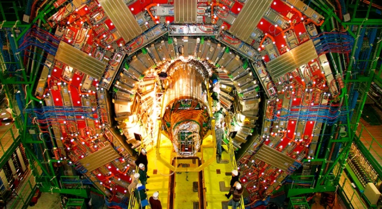 CERN'deki büyük hadron çarpıştırıcısı, 3 yıl sonra tekrar çalıştırıldı