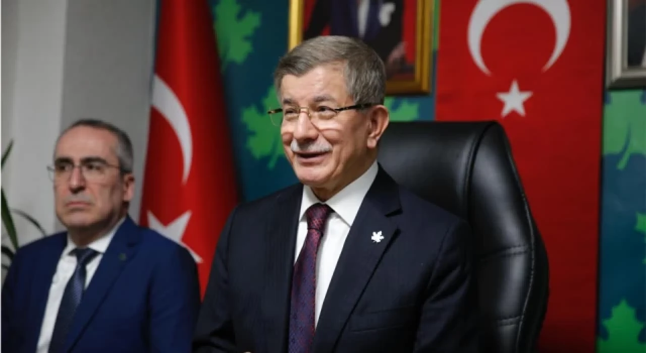 Davutoğlu’ndan “Cumhurbaşkanı adayı olmayı düşünüyor musunuz?" sorusuna yanıt