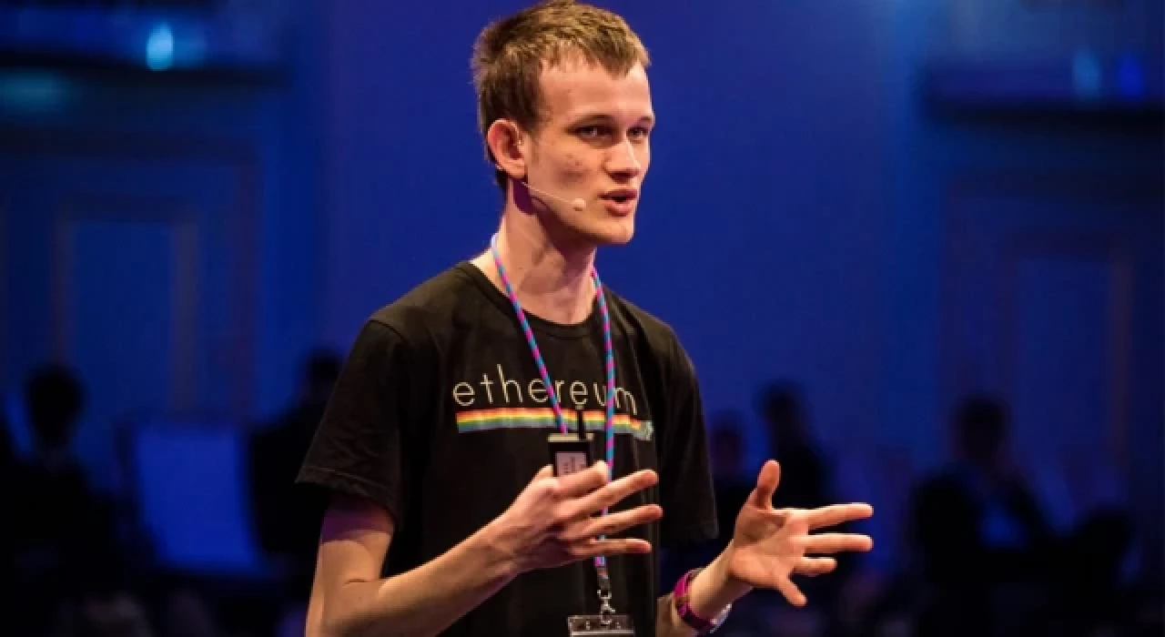 Etherium'un kurucusu Vitalik Buterin İstanbul uçağına bindi