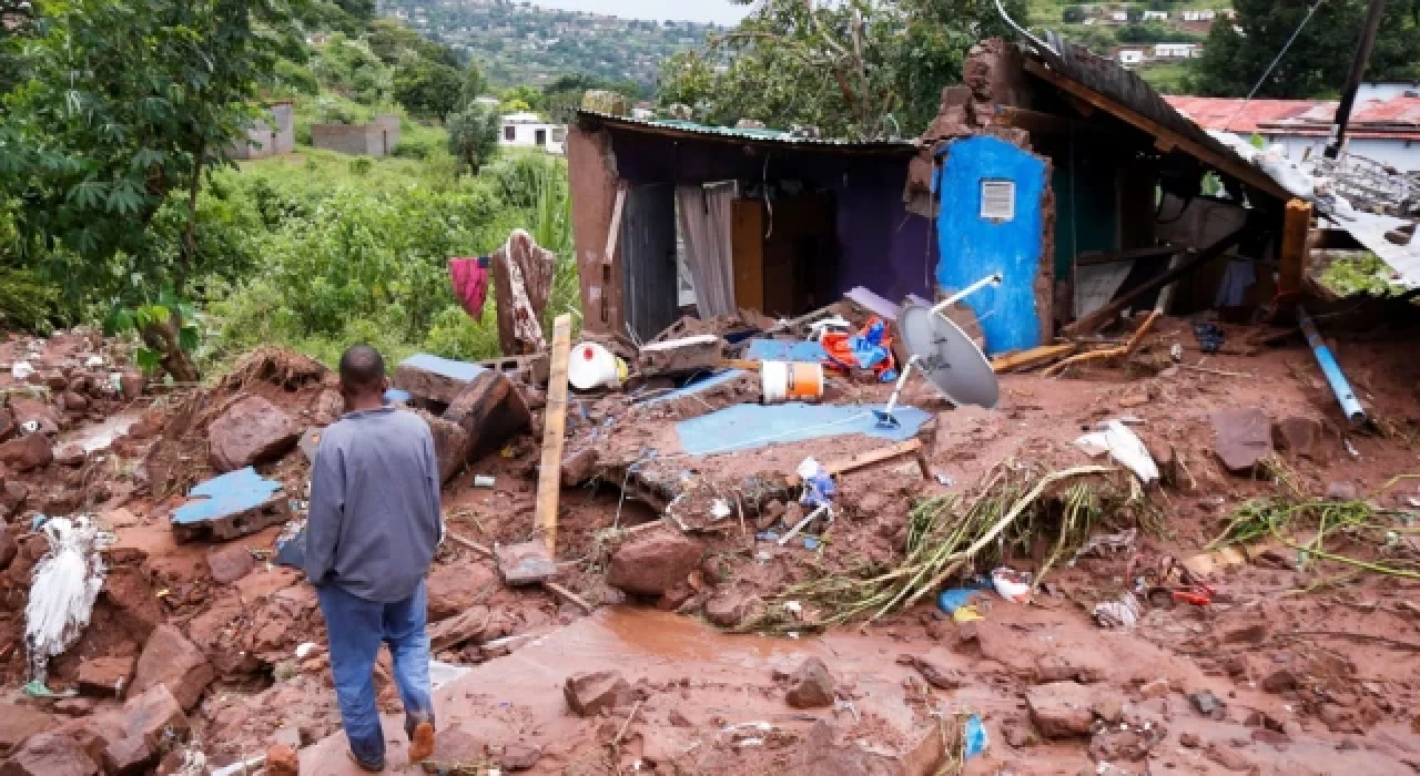 Güney Afrika'da sel felaketi... Ölenlerin sayısı 306'ya yükseldi