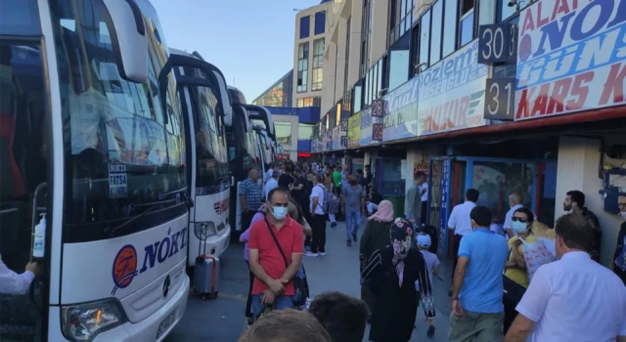 İstanbul’da bayram tatili öncesi otogarlarda bilet yoğunluğu