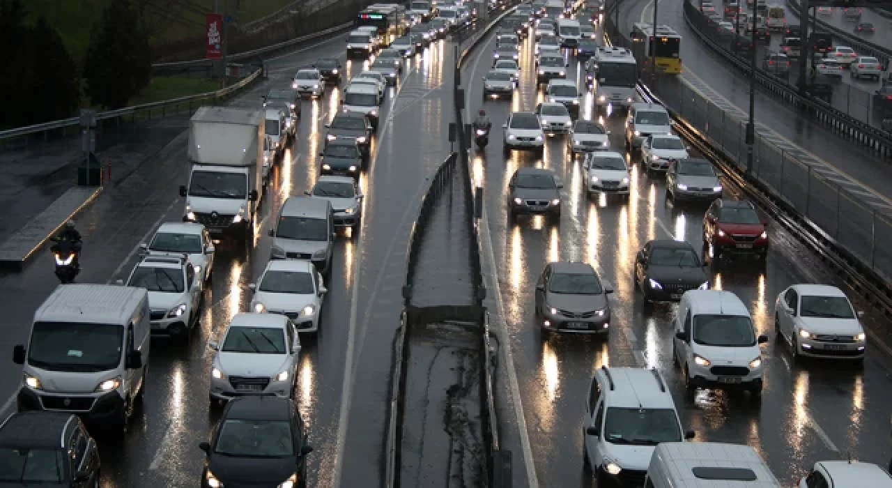 İstanbul'da trafik yoğunluğu yüzde 80'e çıktı