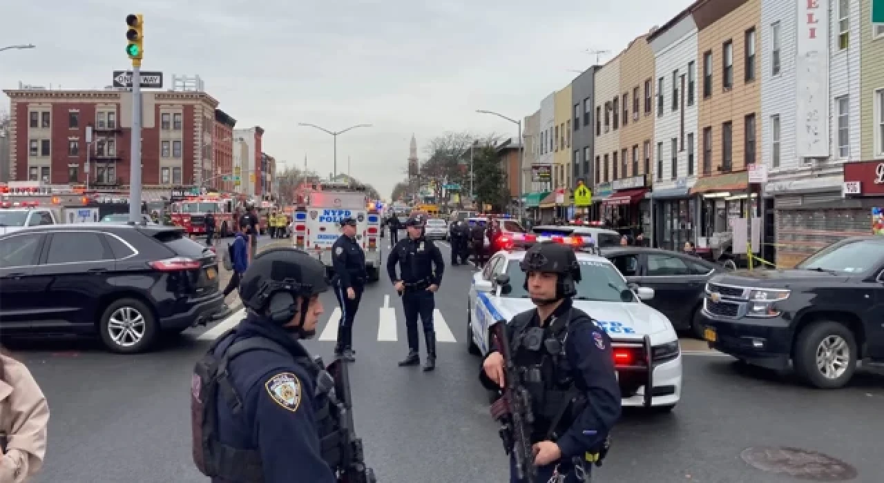 New York'ta metro istasyonuna silahlı saldırı: Birden fazla kişi vuruldu