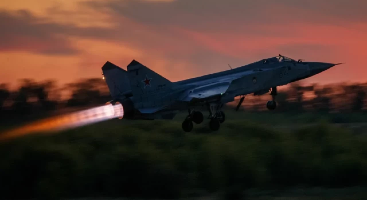 Rusya'da MiG-31 savaş uçağı düştü