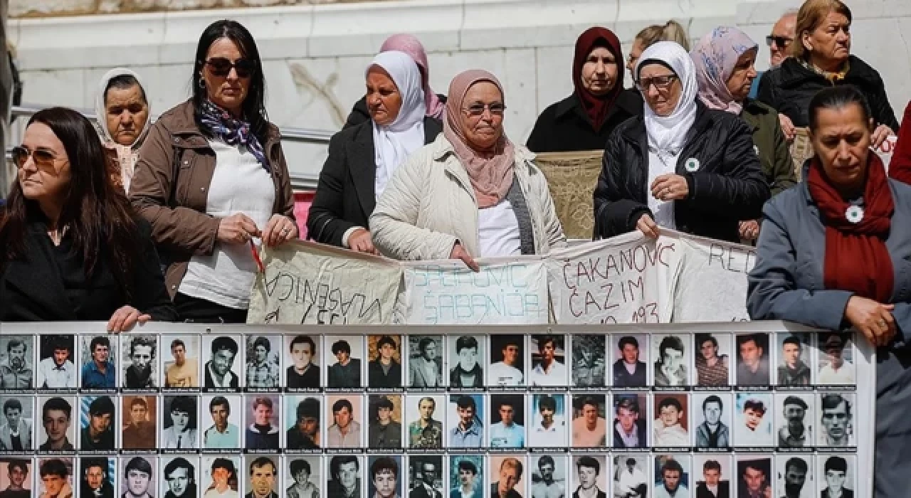 Saraybosna'da Srebrenitsa Soykırımı kurbanları anıldı